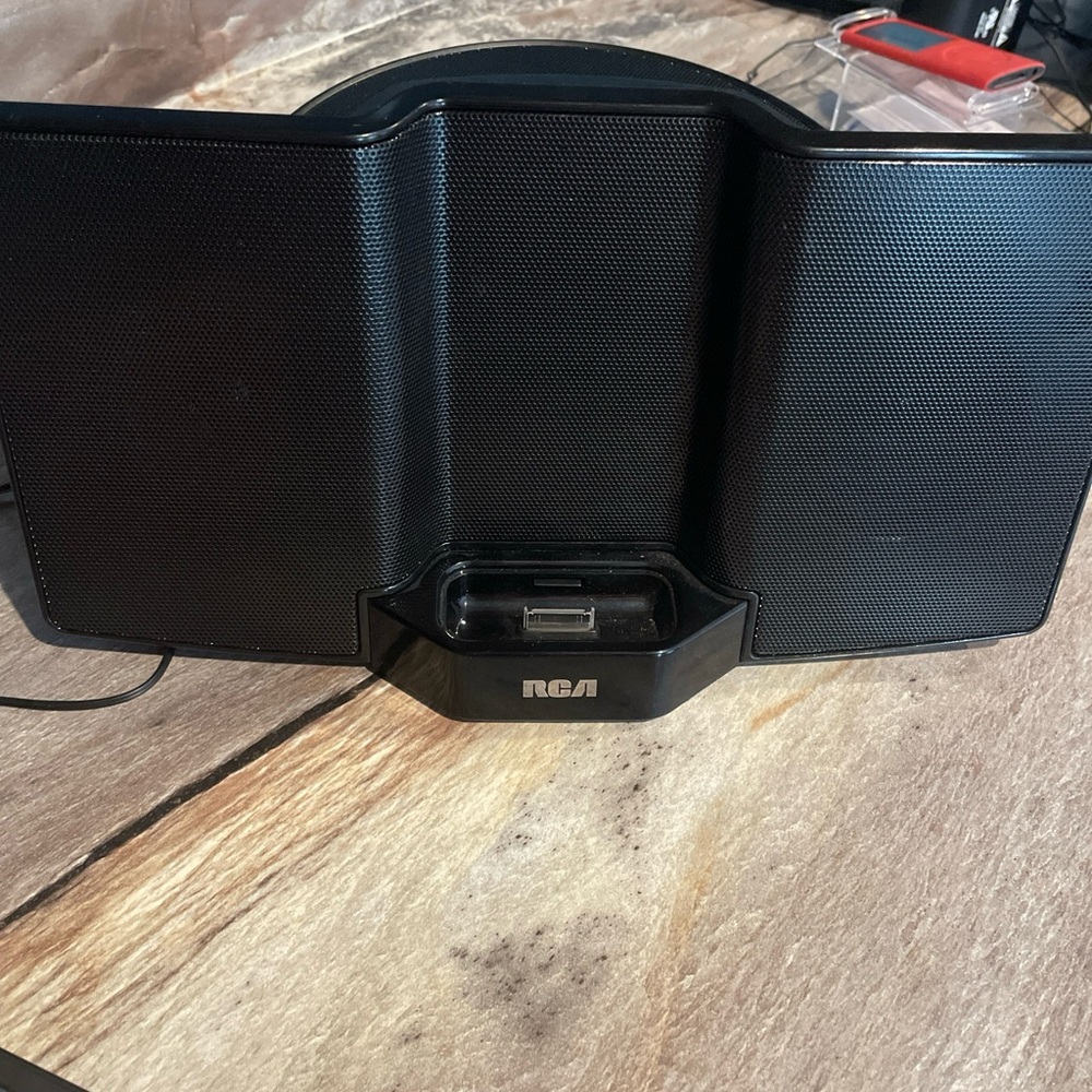 Rca Portable Speaker System For Ipod With Ac Adap… - image 1